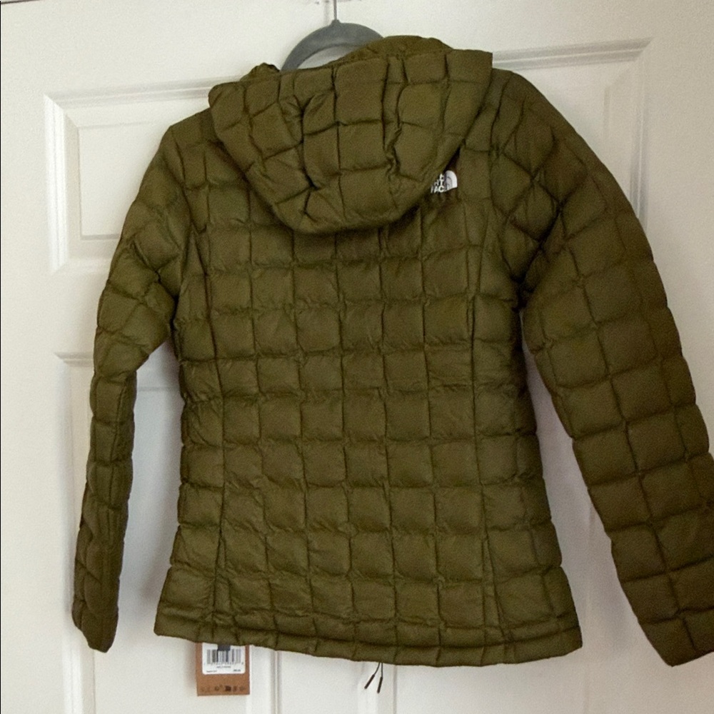 The North Face Thermoball Olive Quilted Jacket - Picture 10 of 12